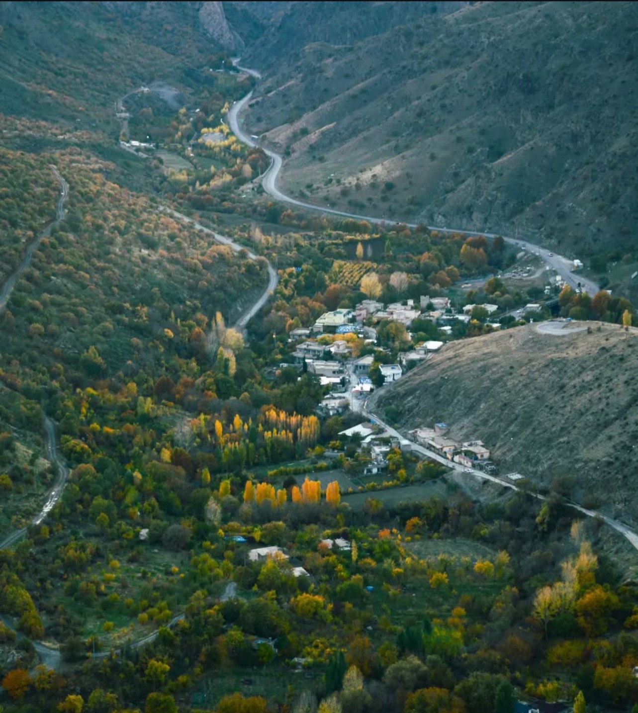 3D cube with pink background