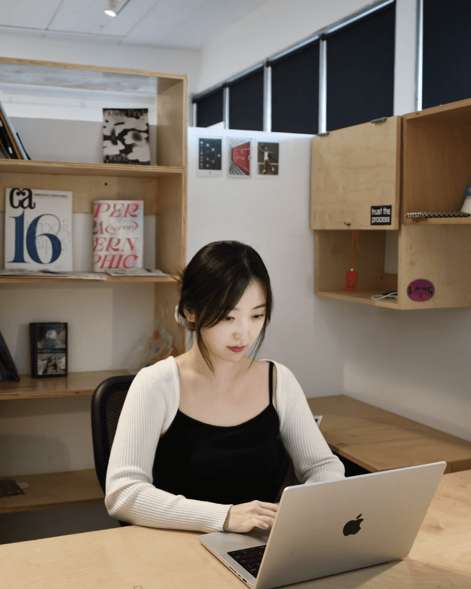 Sen Park in the studio