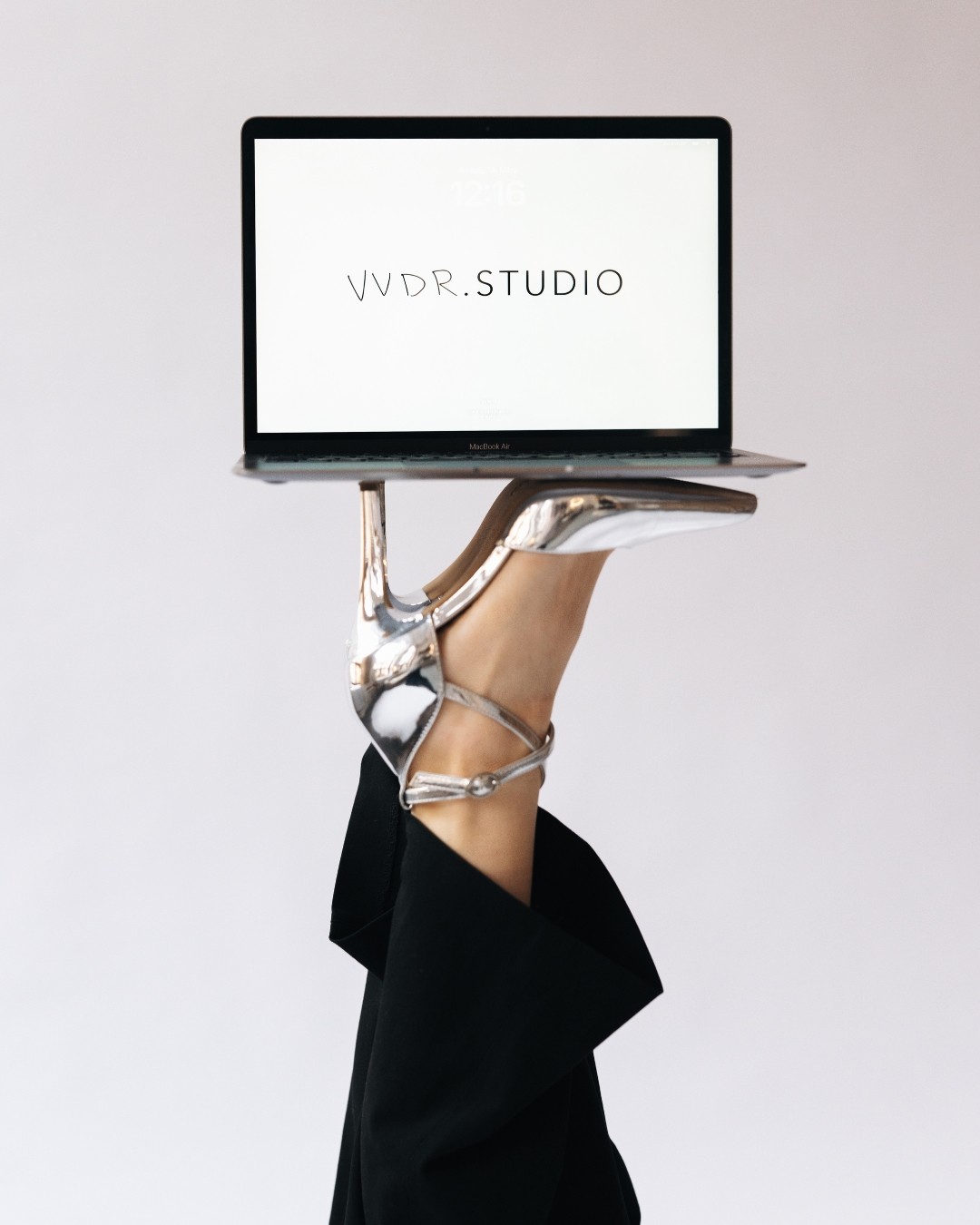 VVDR.STUDIO creative studio for branding, webdesign, content creation and marketing.