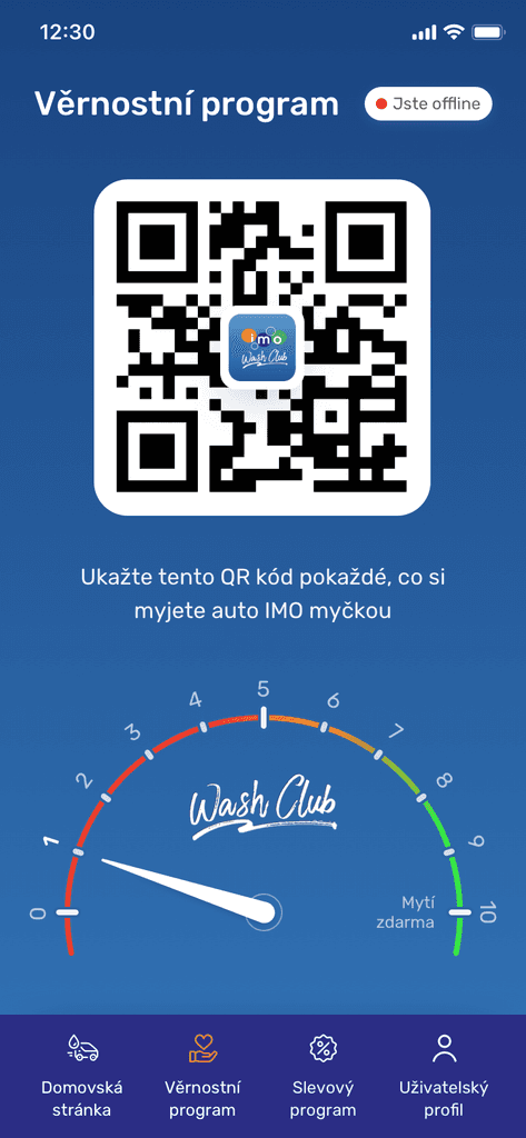 IMO Wash Club: věrnostní program s QR kódem v modrém designu, ukazatel počtu mytí do odměny a spodní navigační lišta s ikonami pro věrnost, slevy a profil.