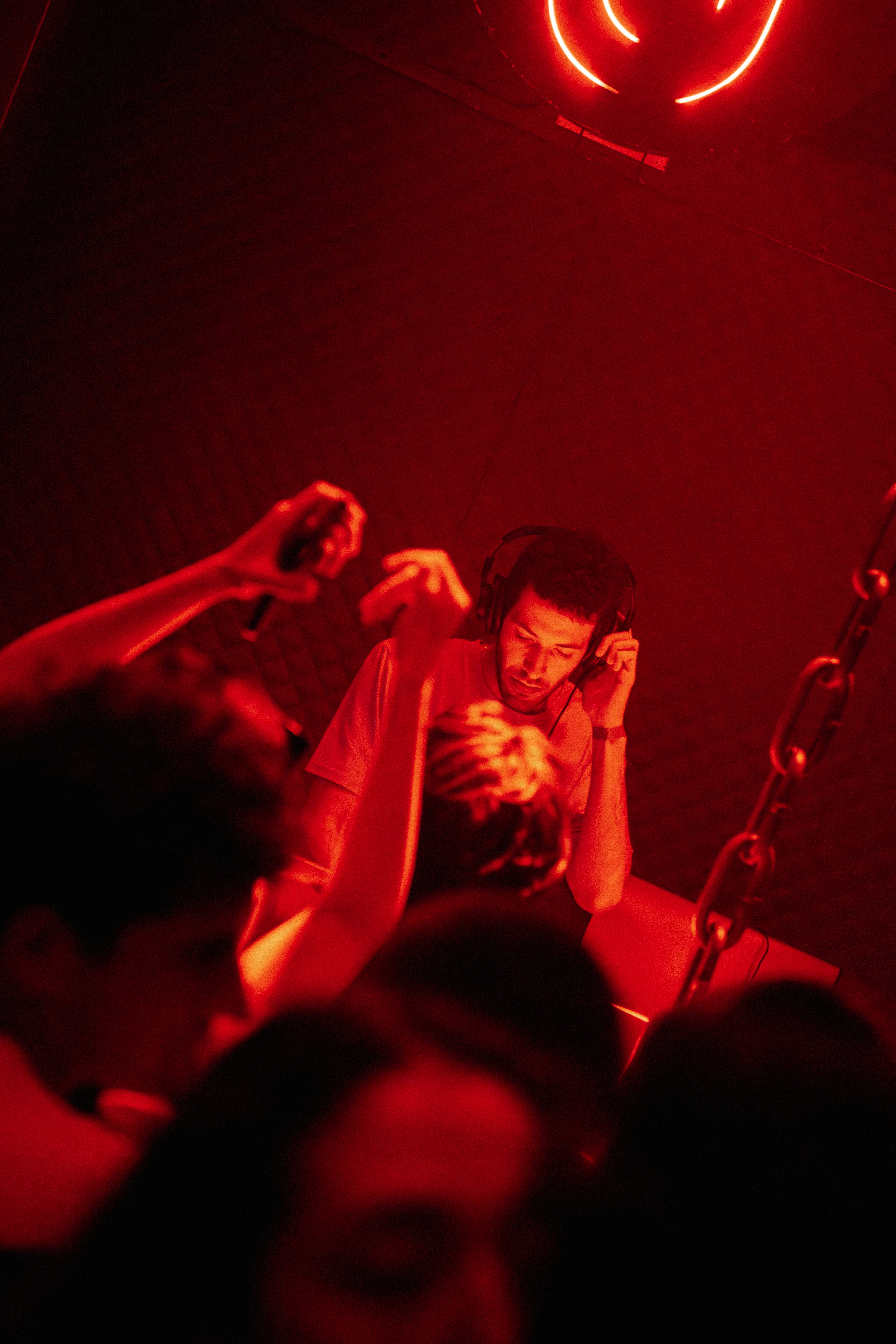 DJ Set Live di Checkitz  Nel contesto della musica elettronica Torino, Checkitz si distingue per i suoi DJ set live Torino caratterizzati da energia, ritmo e selezioni coinvolgenti. Le sue esibizioni negli eventi Torino organizzati da Sestopiano Torino hanno conquistato il pubblico e arricchito la nostra programmazione musicale.  Questa pagina ufficiale artista è il punto di riferimento per conoscere Checkitz, i suoi progetti e le performance realizzate durante gli Sestopiano eventi.  Per restare aggiornato su nuove date e contenuti segui Checkitz su Instagram e sui nostri social.