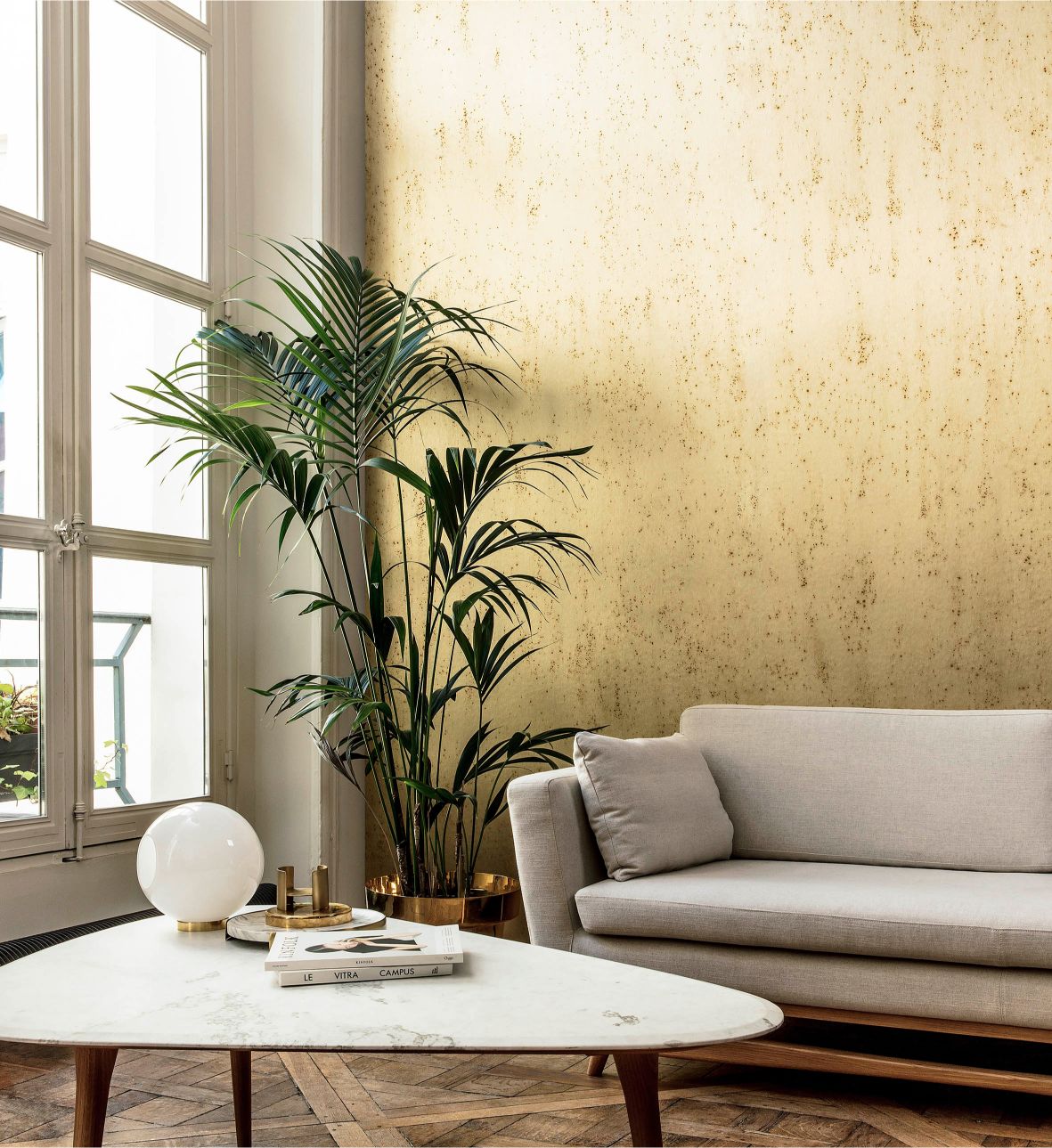 behang goud arte in zithoek met palm