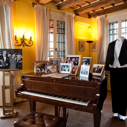 Pavarotti's piano