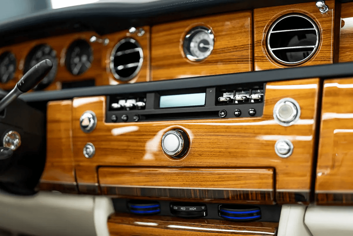 2010 Rolls-Royce Phantom Drophead photo 18