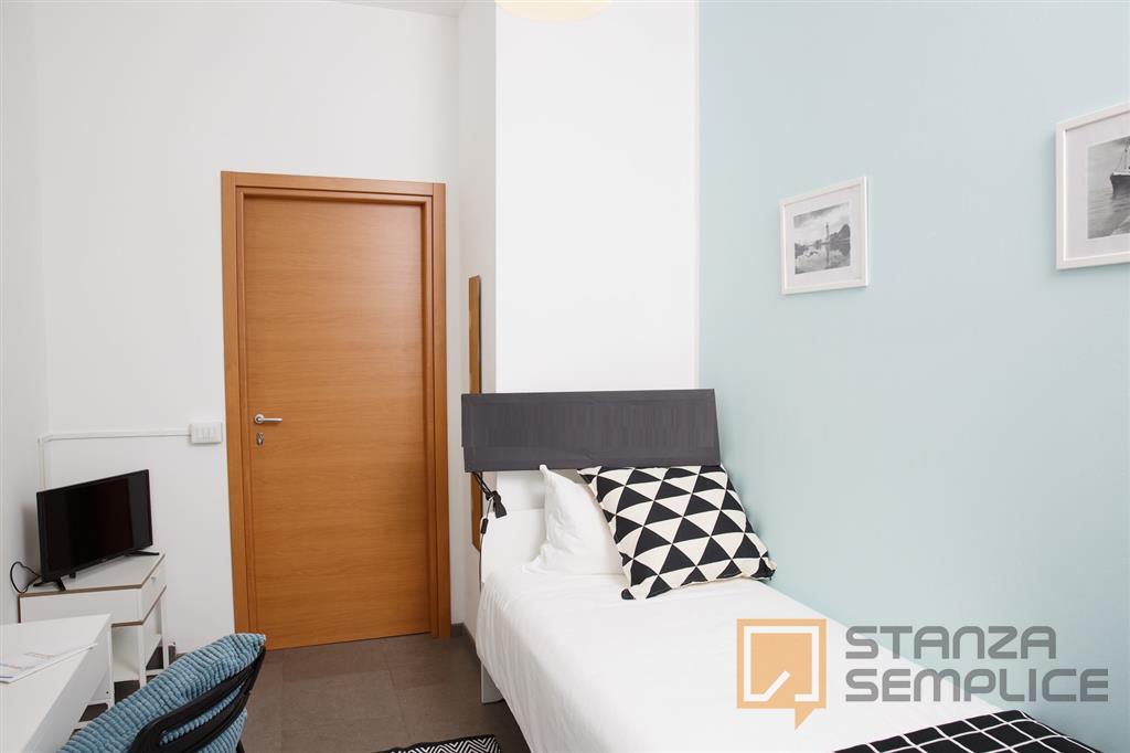 11.47 sqm room on Via BASTIONI SETTENTRIONALI, Rimini