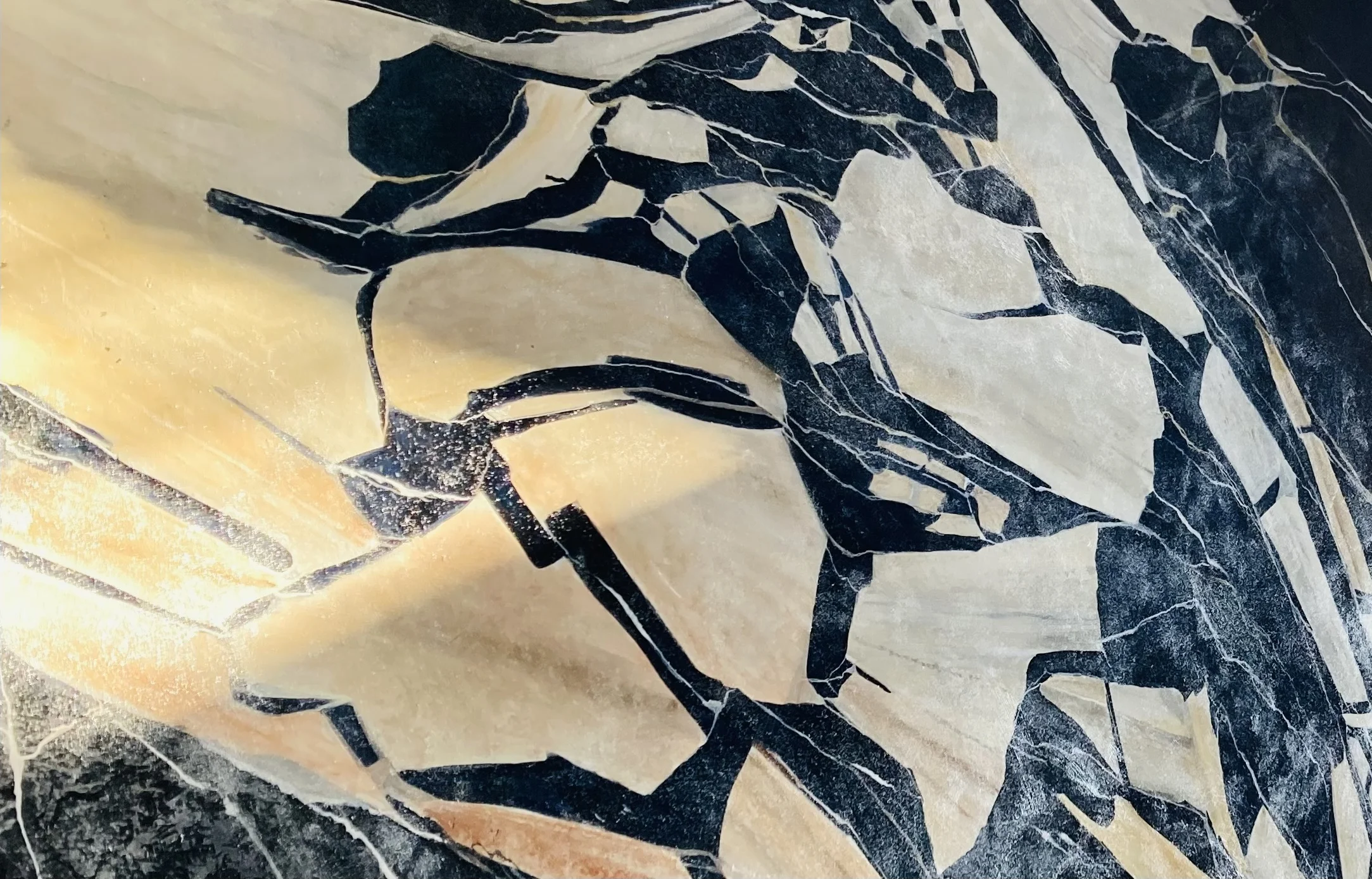 EarthdrivE - A floor. Concrete floor with painted marbling. 
