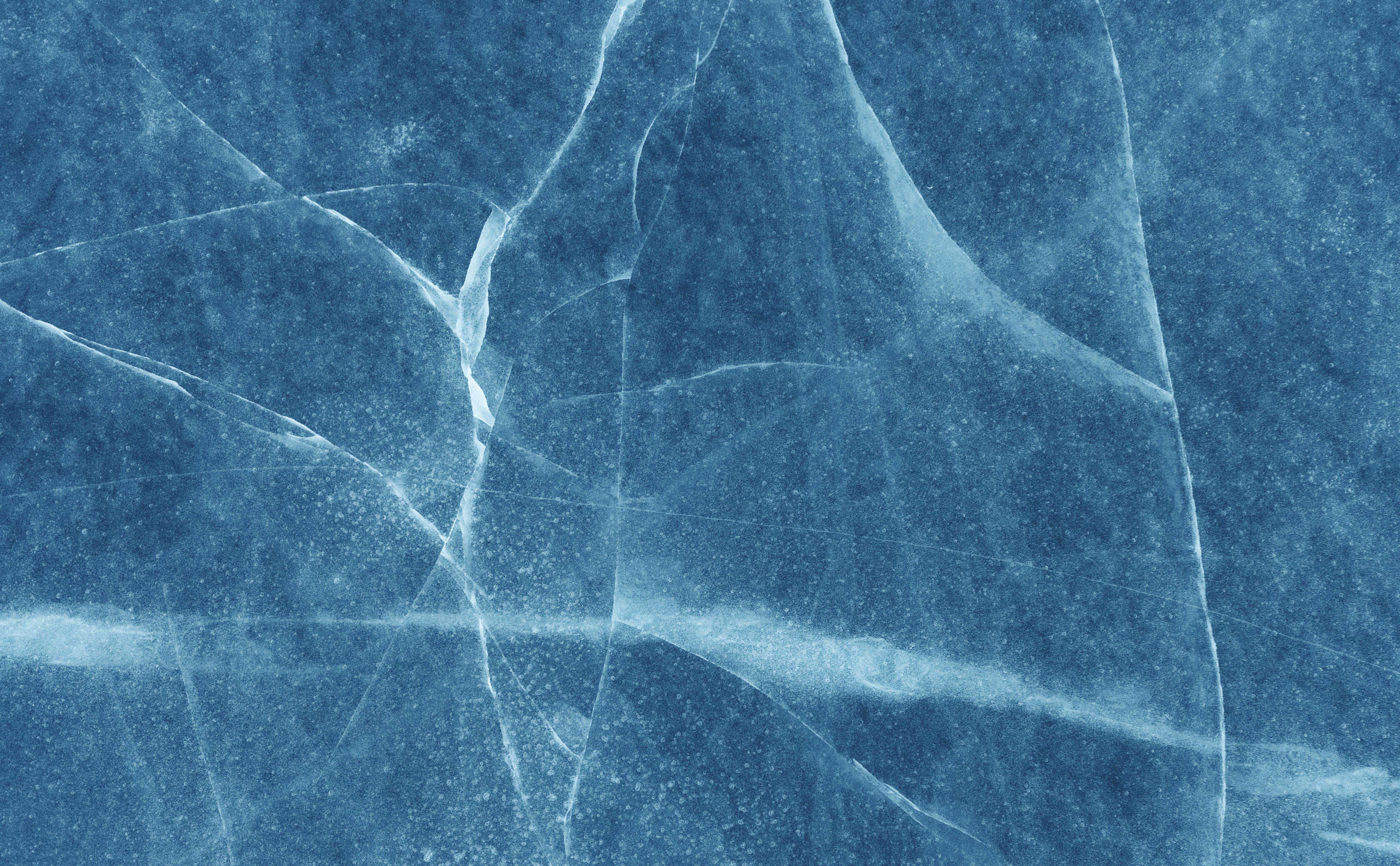 Cracking ice