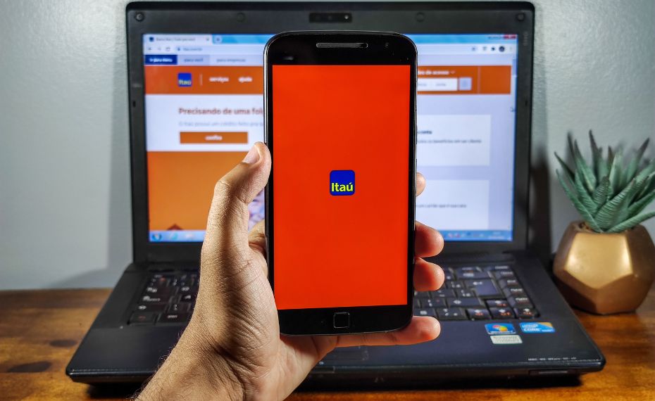 Itaú lança “Inteligência Itaú”, recurso de GenIA que possibilita transações no WhatsApp