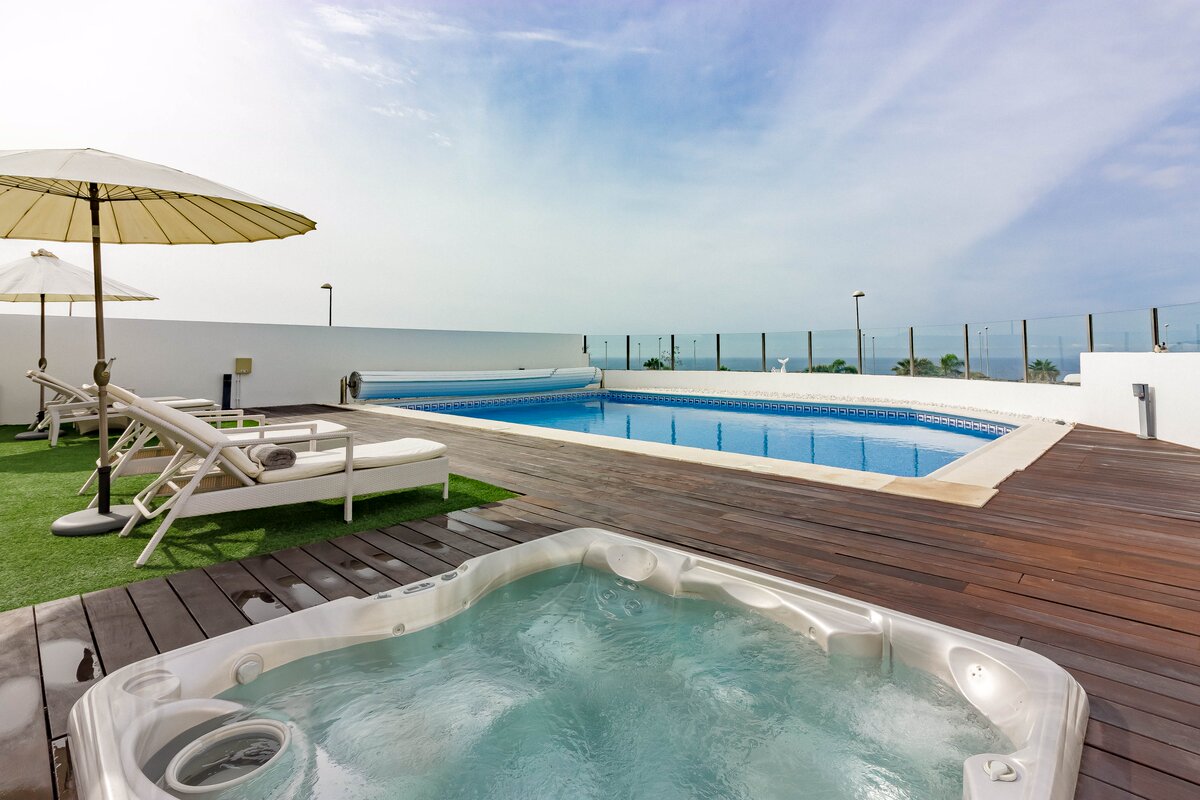 White Whale Photo 36