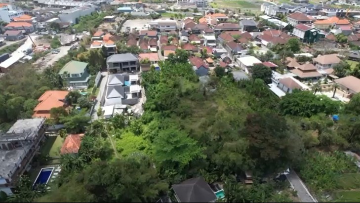 Land plot 2000 m² in Canggu, Batu Bolong, Leasehold