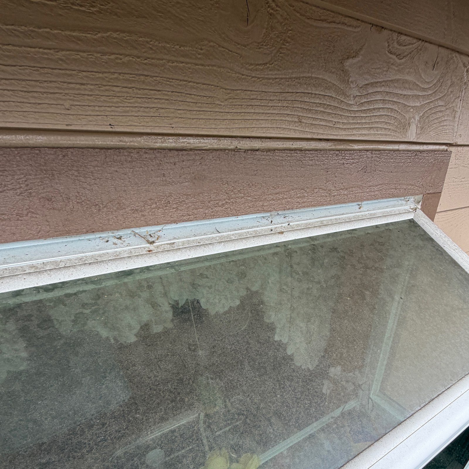 Before: kitchen garden window cleaning in Lake Stevens, WA