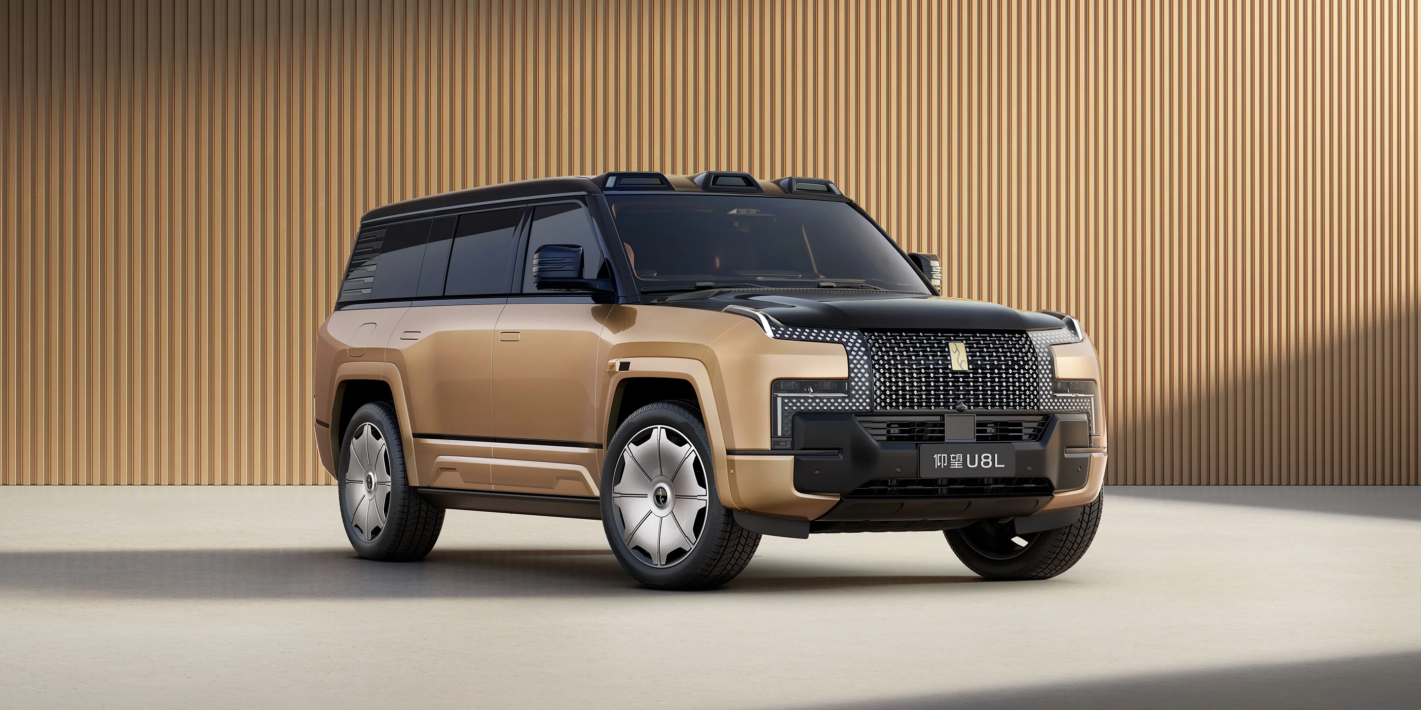 BYD Yangwang U8L 2025