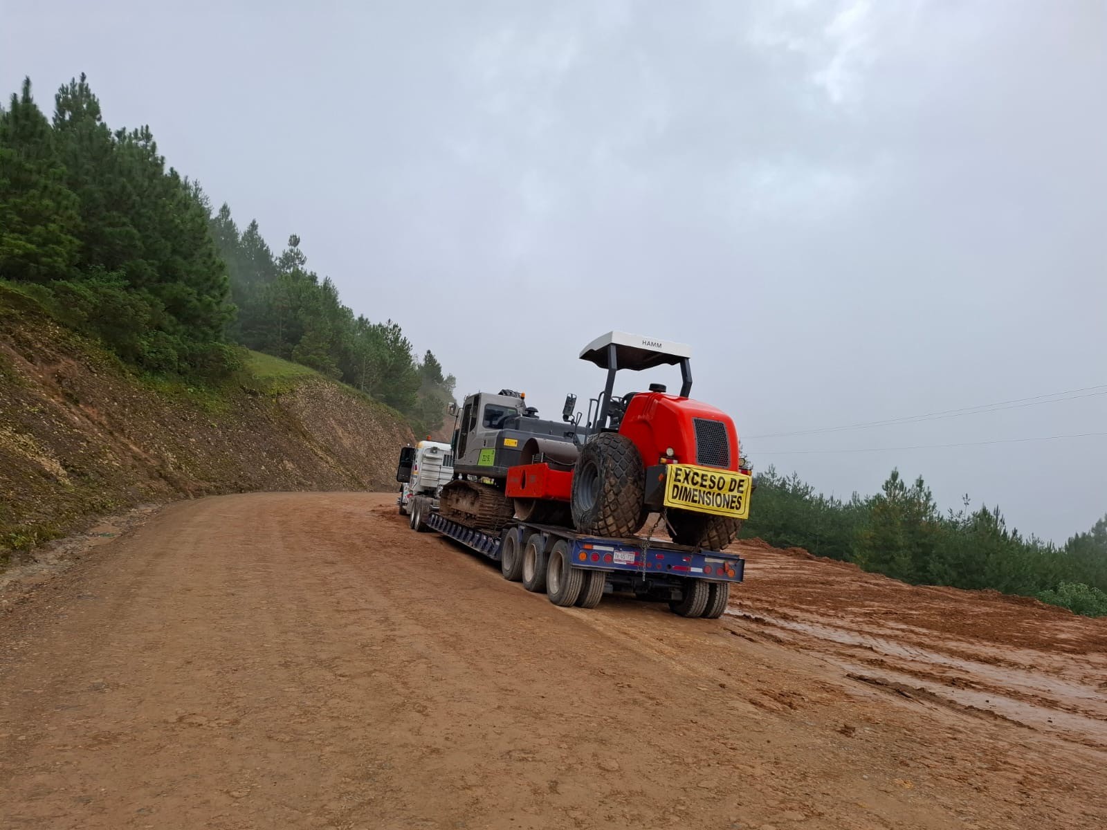 Servicio de fletes para transporte de maquinaria pesada en construcción