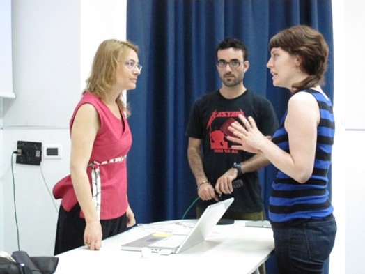 student asking question to the teacher