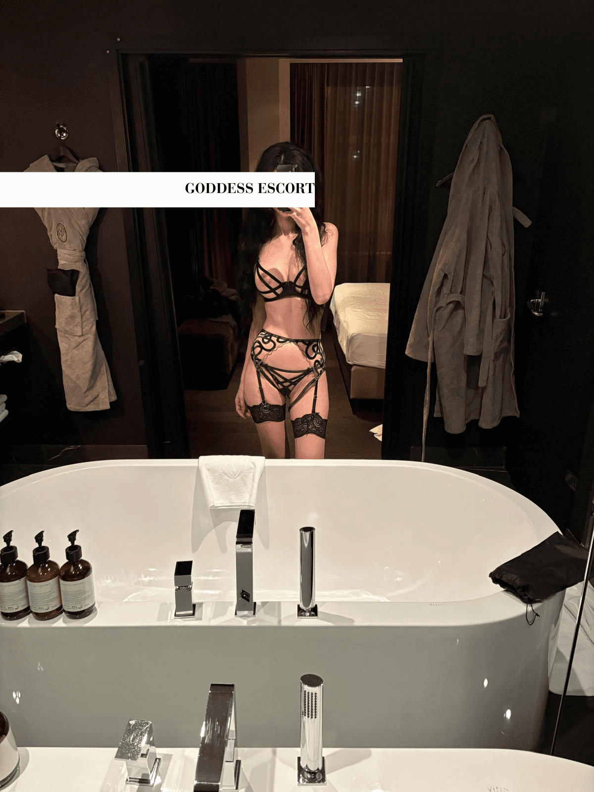 Sexy Escort im Urlaub