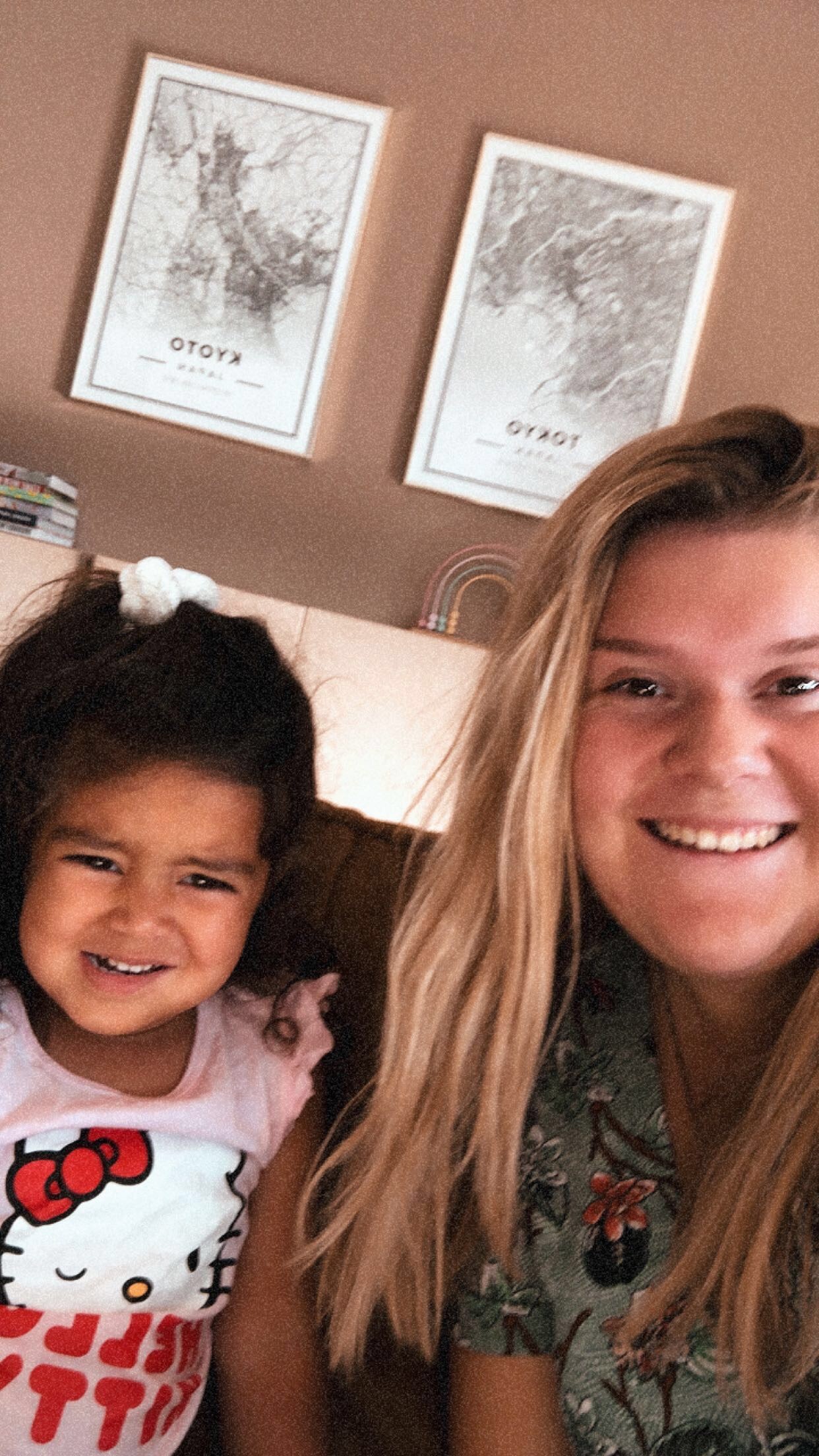 Babysitter Sanna and her babysitting child