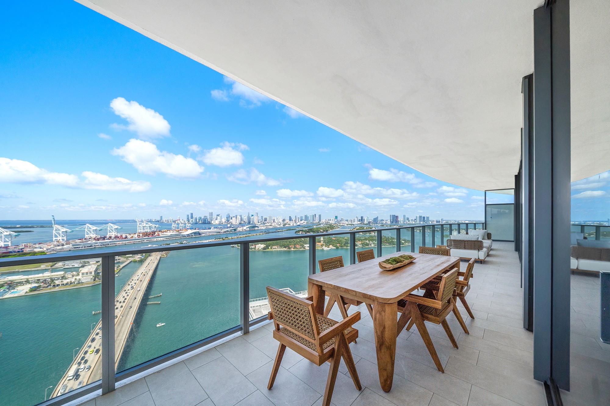 mid-range-view-of-the-villa-s-private-beach-entran