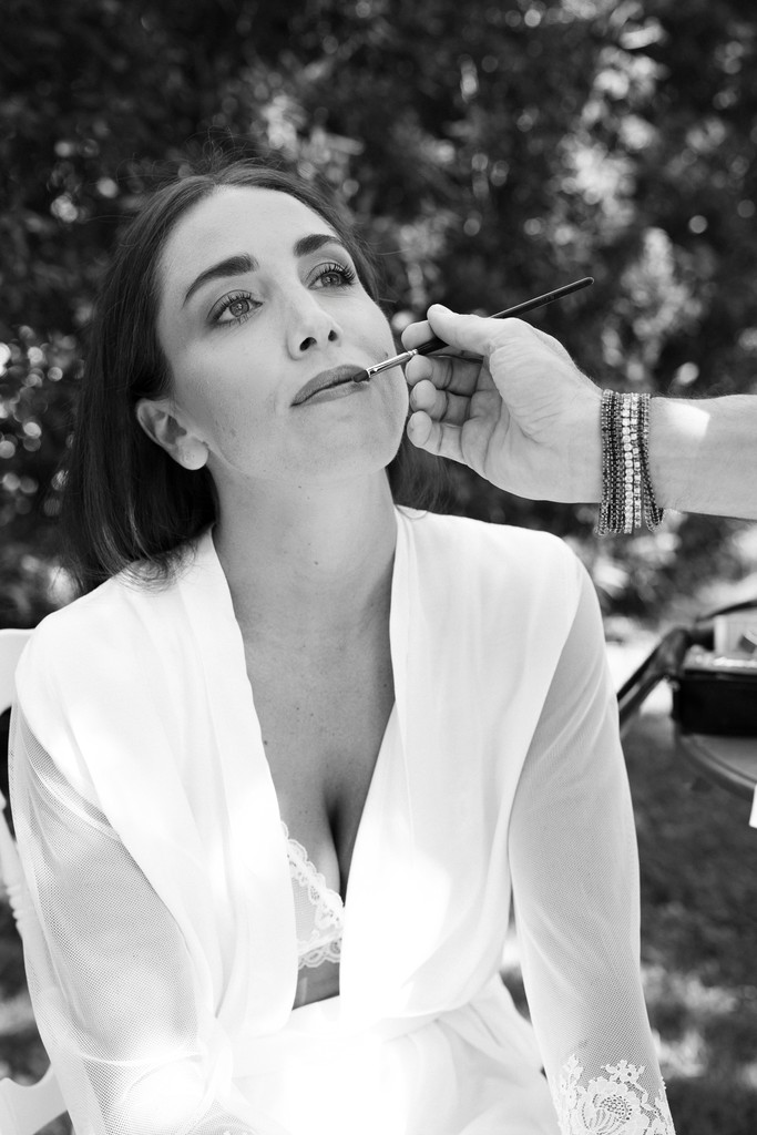 Ritratto sposa elegante in bianco e nero - matrimonio Rebecca e Giorgio a Villa La Favorita