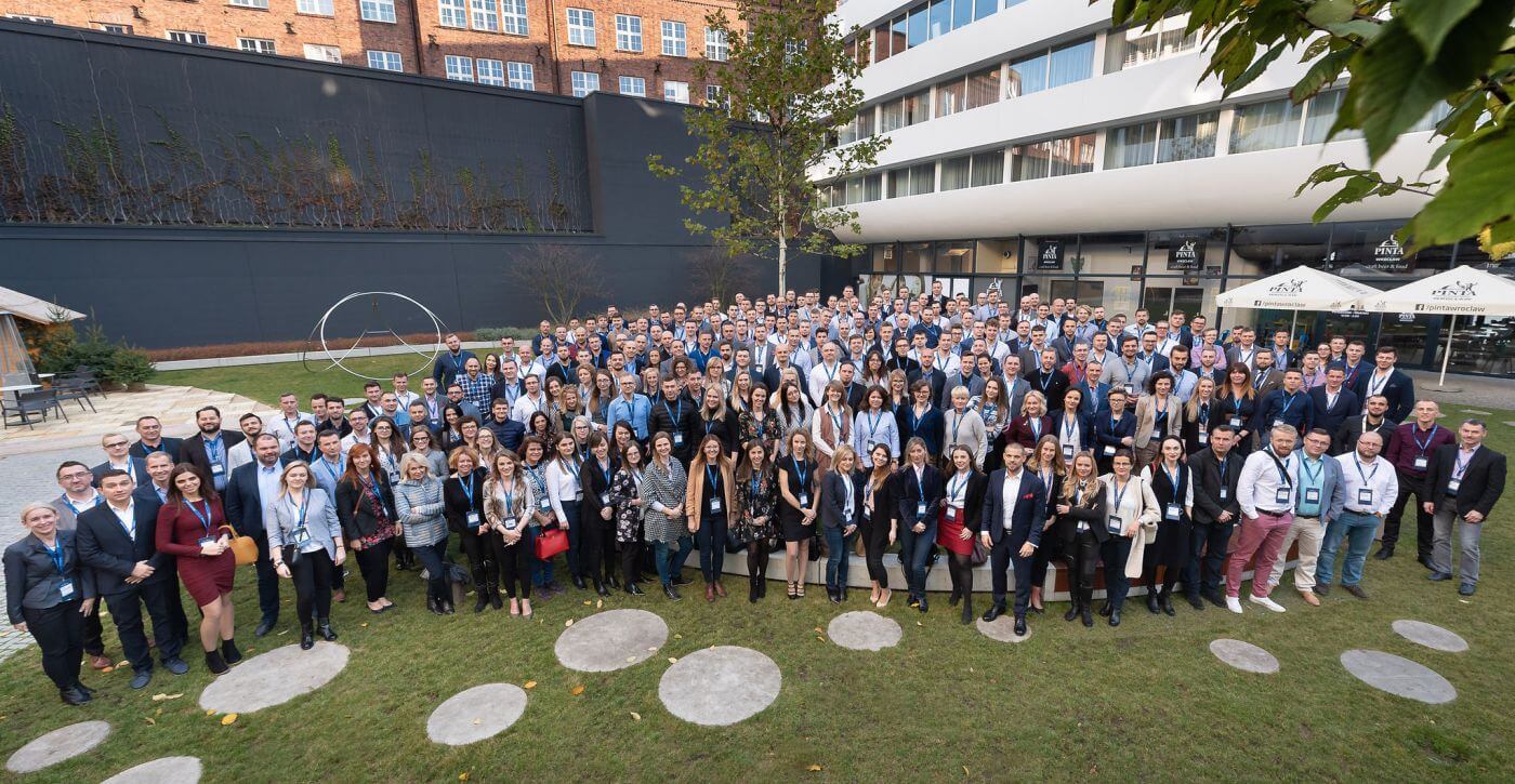 Grupa uczestników 22 edycji Akademii Sourcingu na szkoleniu z inwestowania