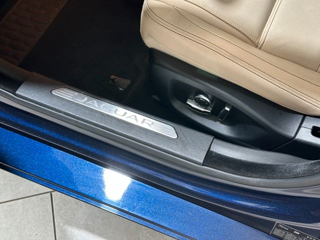 JAGUAR XE 2019 BLUE Gebrauchtwagen - Galeriebild 8