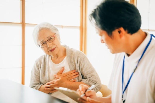 <strong>動悸で病院にかかる目安は？