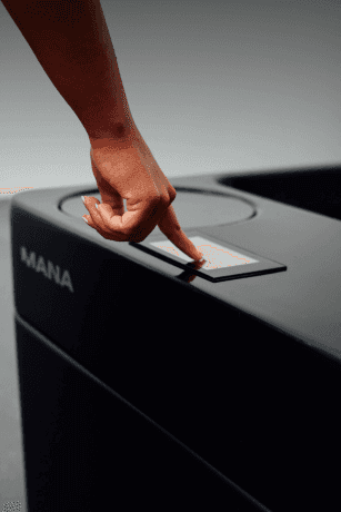 Mana 1.0 cold plunge touch display