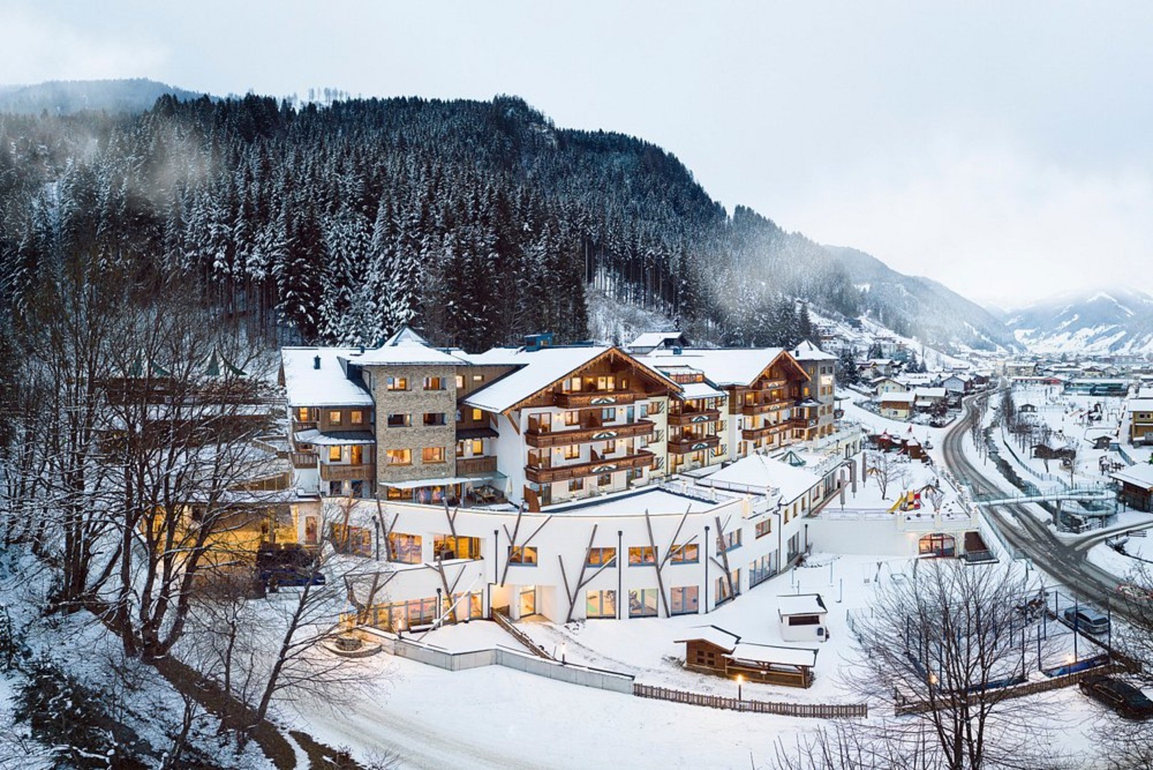 waldhof--ski-in-ski-out-best-family-hotels