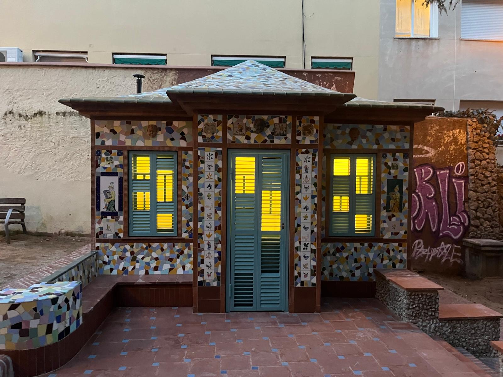 Exterior de la caseta de nines rehabilitada
