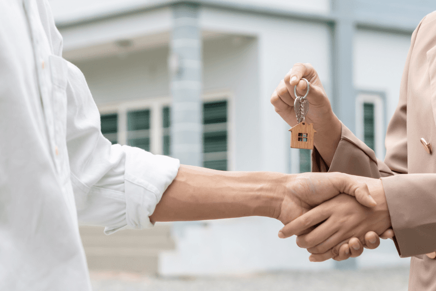 Well-maintained apartment kitchen managed directly by the owner, Foundation Group.