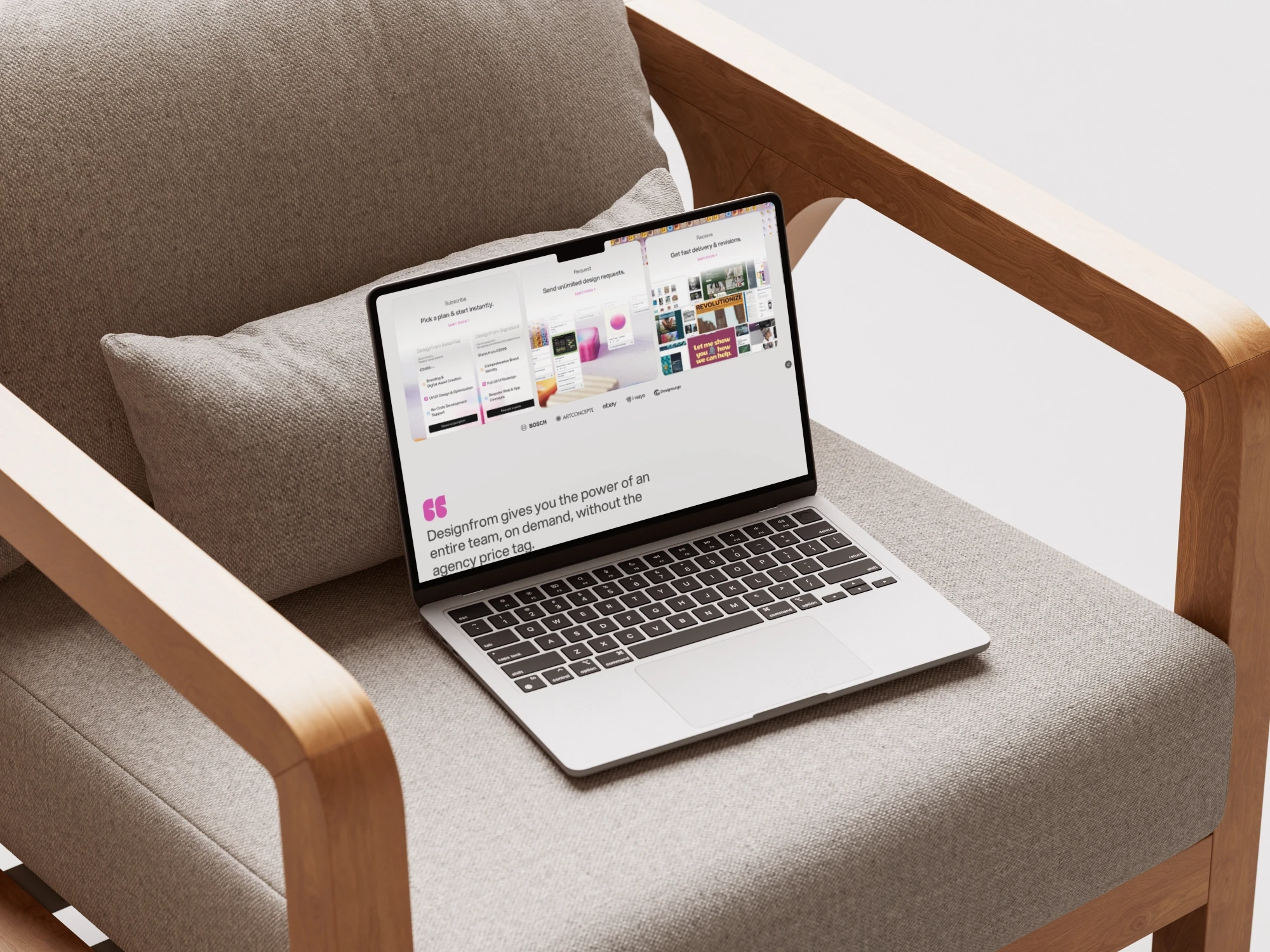 Ein Teil der Startseite von Designfrom, angezeigt auf einem Macbook.