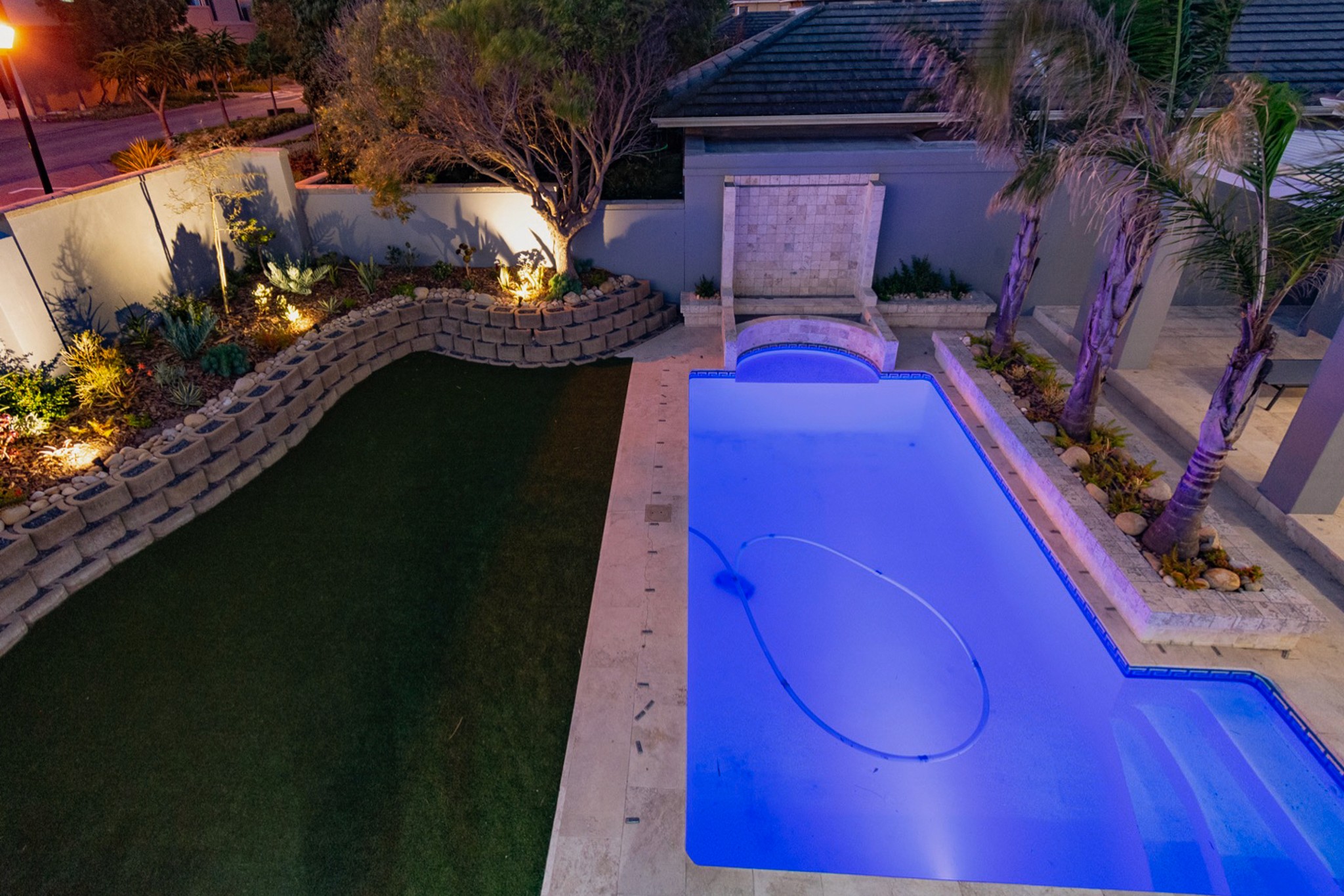 Sunset Links Project interior photograph