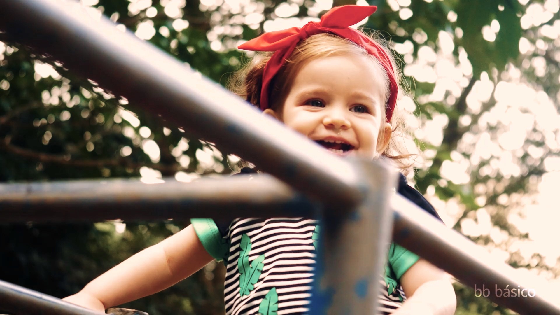 BB Básico editorial fashion portrait photography of a kid smiling