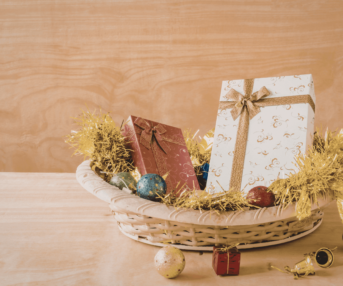 Retirement awards and employee chosen gifts including watches, jewelry and crystal pieces