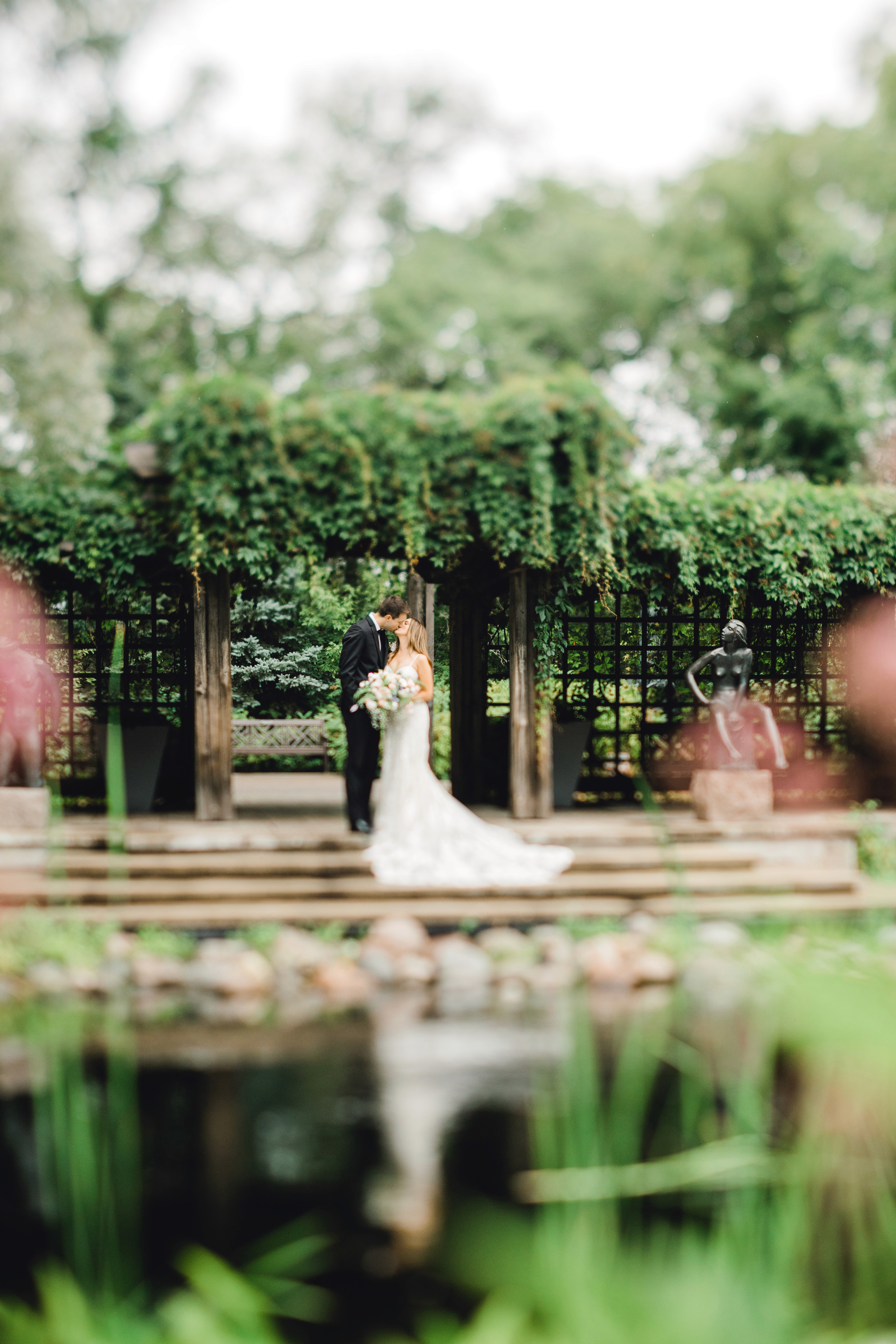 Bride and groom wedding photography in Brandon Manitoba – Trident Studios professional wedding photographer