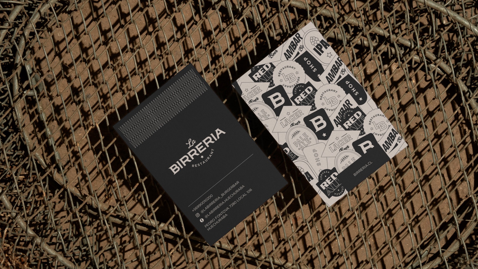 Diseño de papelería y aplicaciones gráficas para bar La Birrería – estudio de diseño gráfico en Chile.