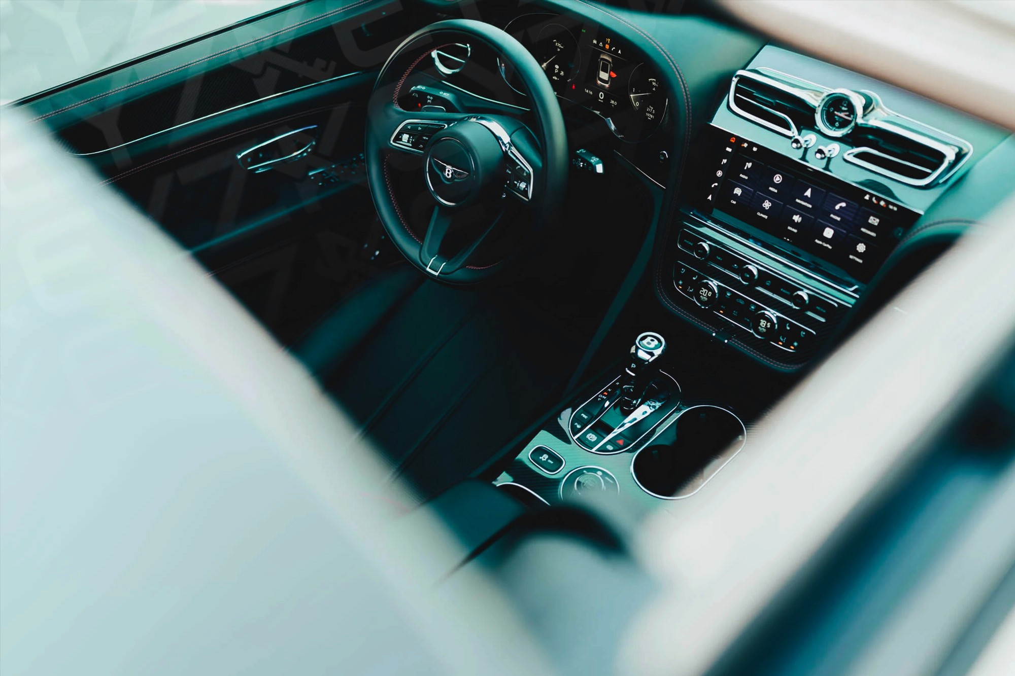 Vue interieur Bentley Bentayga Bleu – Location SUV de luxe à Dubaï | Keyz Rent