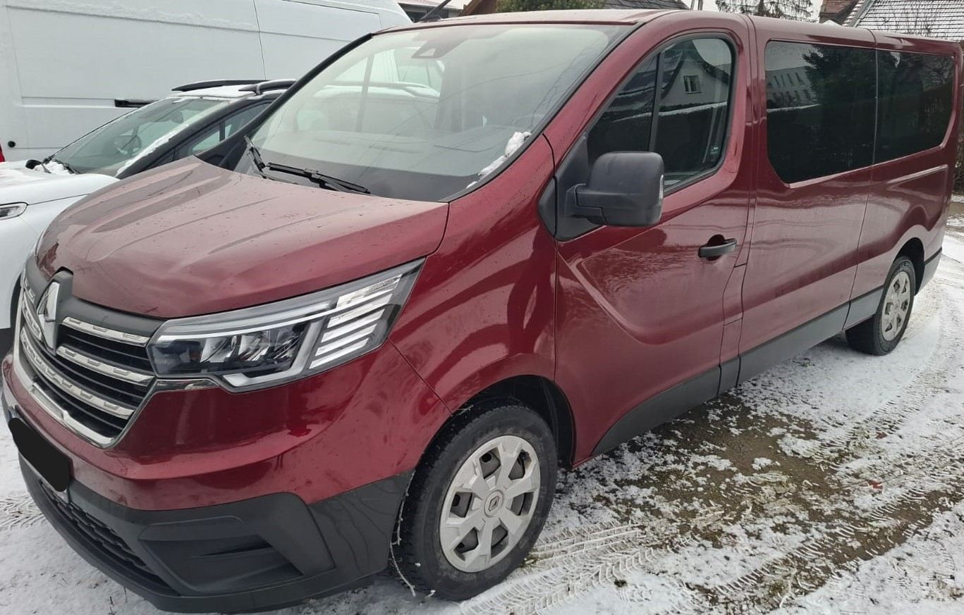 samochód dostawczy dostępny w wypożyczalni samochodów