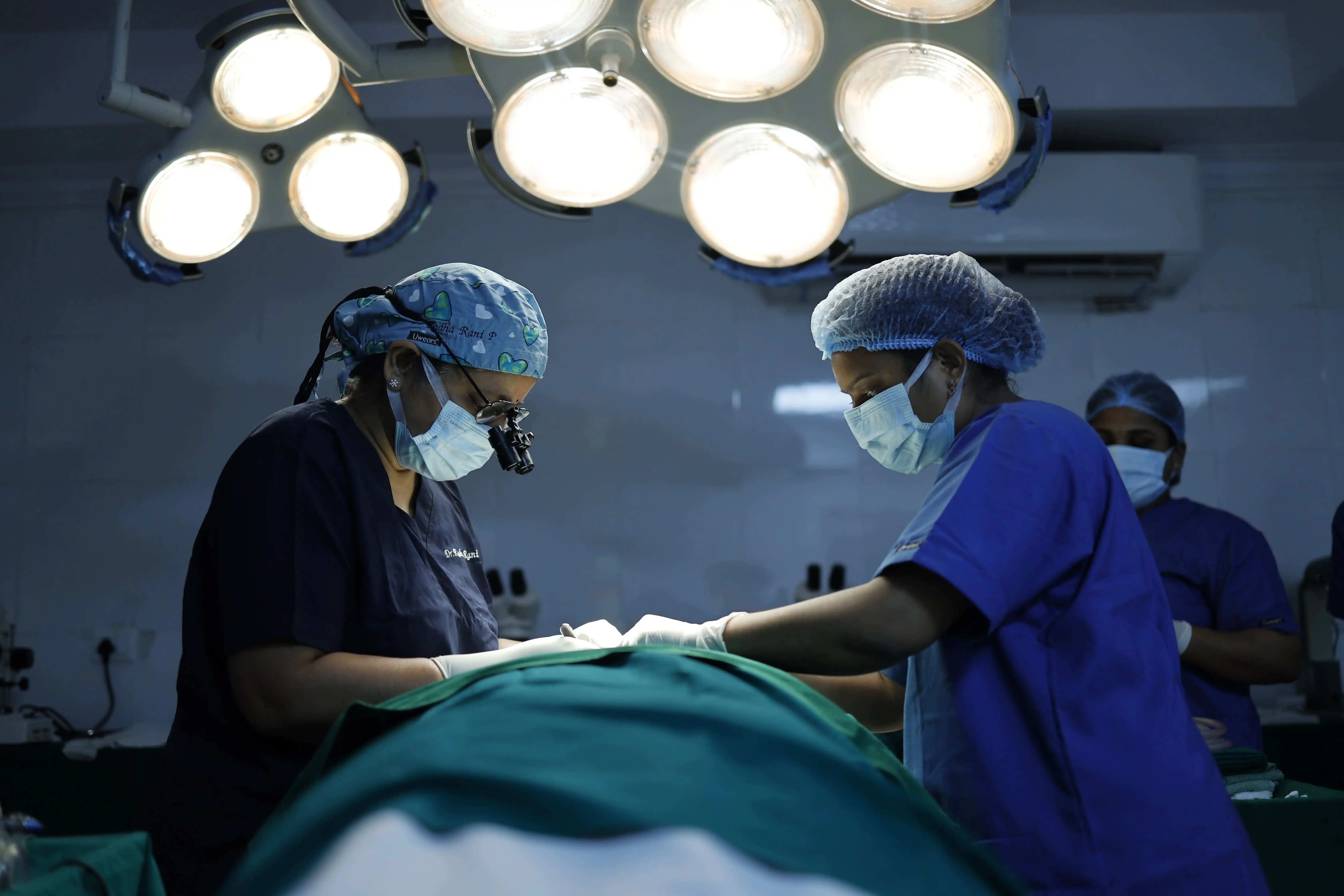 Best Hair Transplant Surgeon In India, First Hair Transplant Surgeon In India Dr Radha Rani