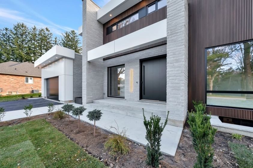 Accoya® wood—engineered for exceptional durability, dimensional stability, and long-term performance. It preserves the authentic look of traditional wood while delivering modern resistance to rot, moisture, and Canada’s harsh climate.
