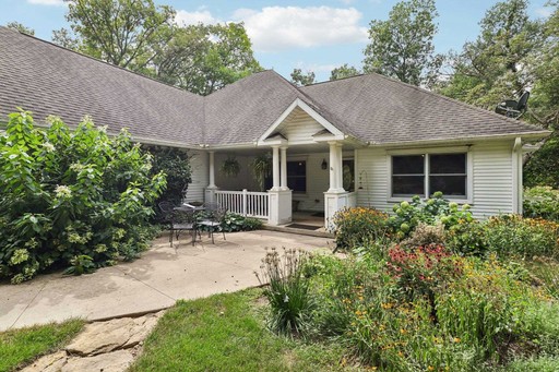 Photo 2 of 936 Lawinger Road, Linden