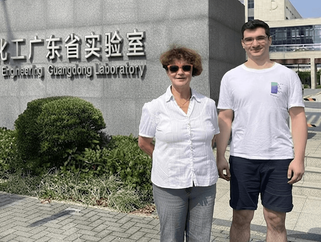 WinWinTec Team vor dem Guangdong CCELAB in China