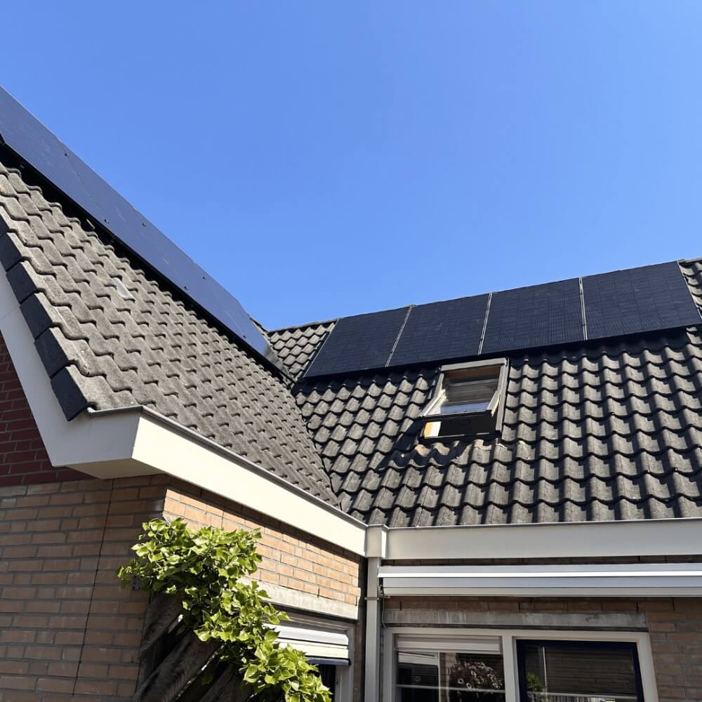 huis met zonnepanelen