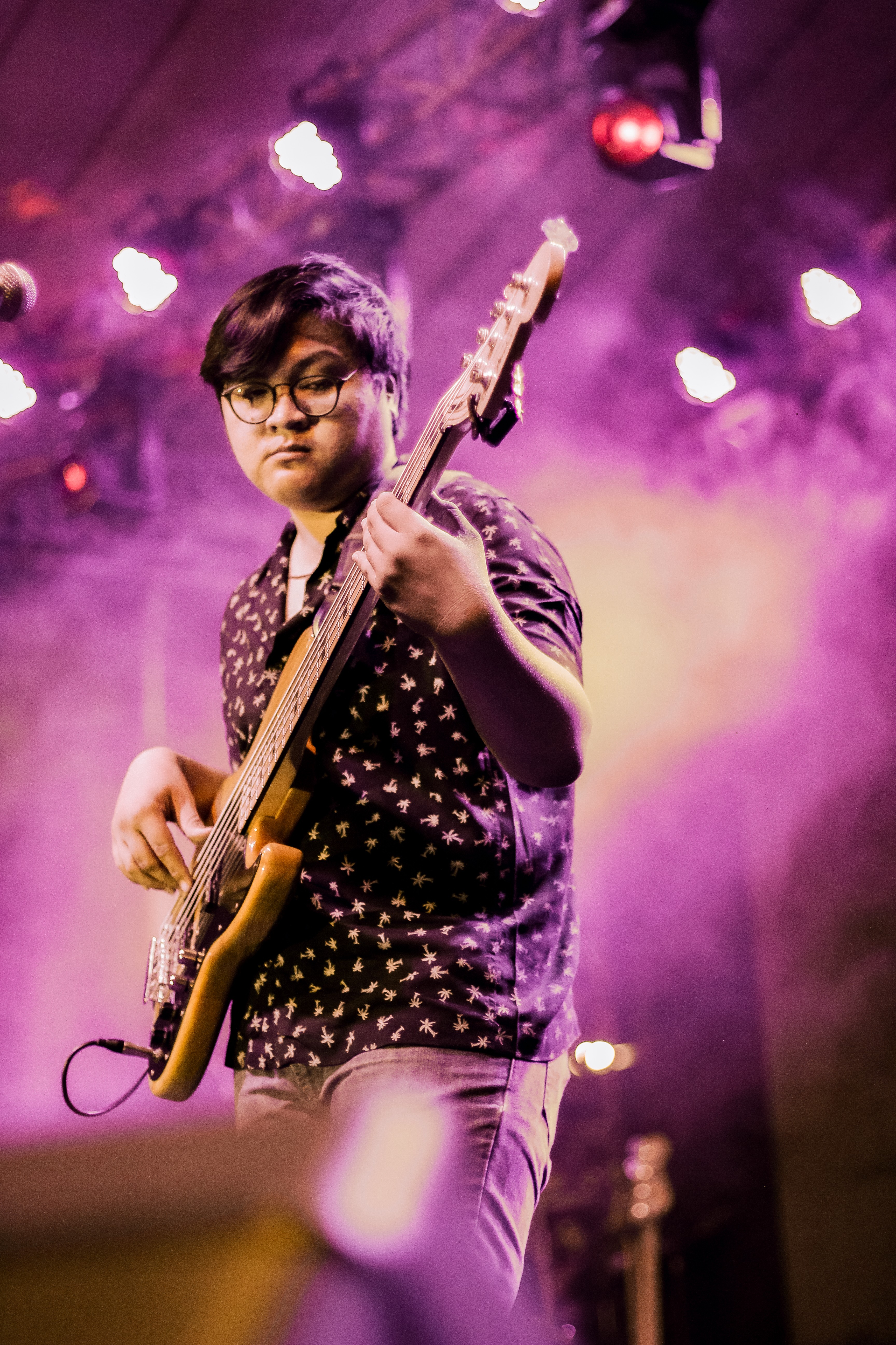 Bassist of The Dexter, Perform at Aves Surabaya