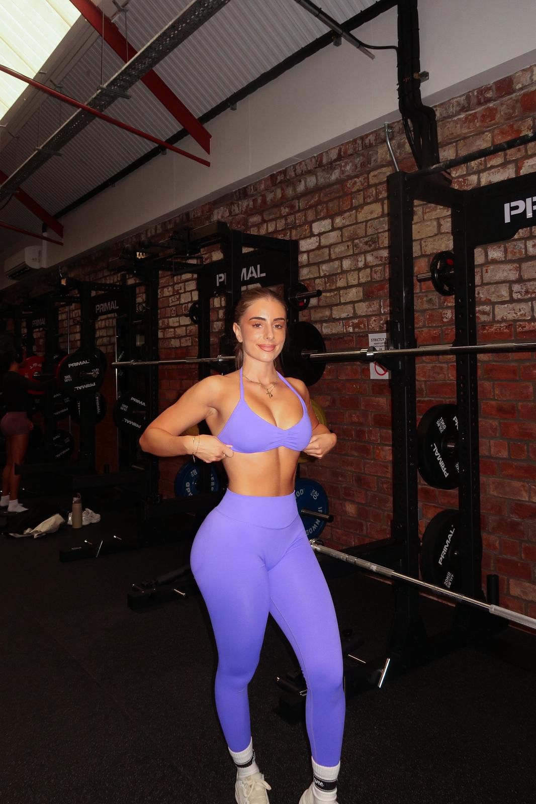 Influencer Posing Gym
