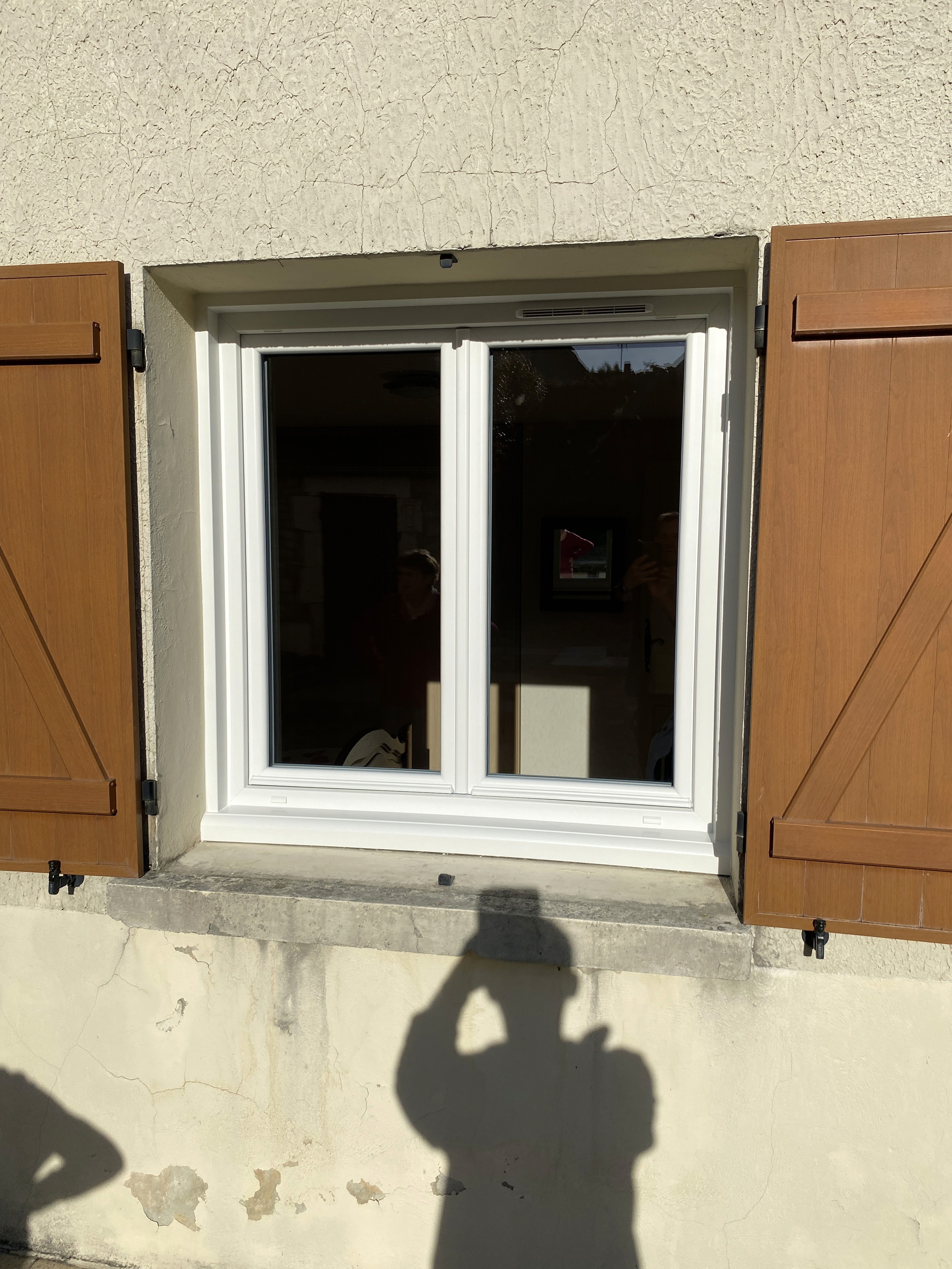 "Remplacement de fenêtres anciennes par du PVC haute performance à Tonnerre