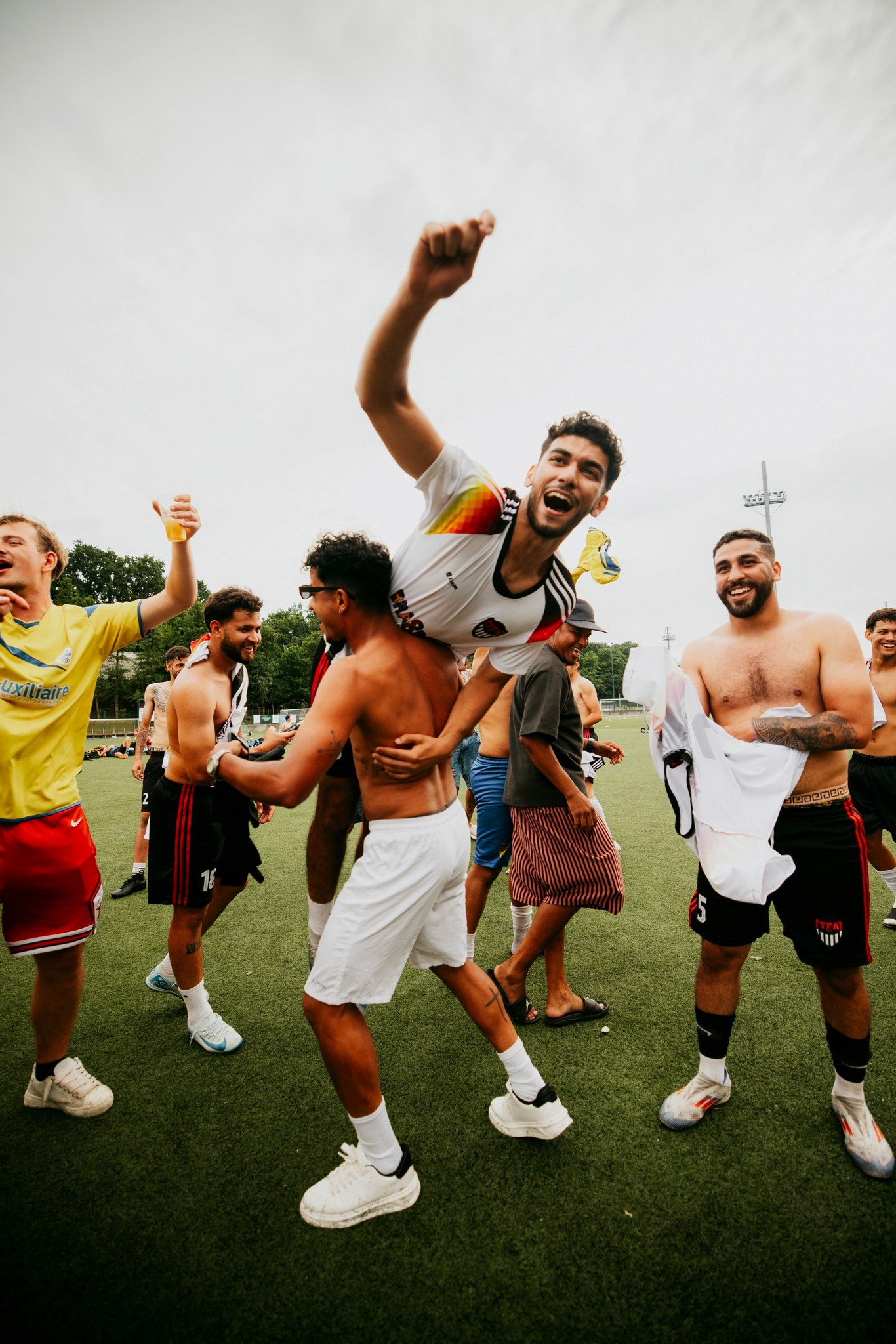 La fête à la Sanserif Cup