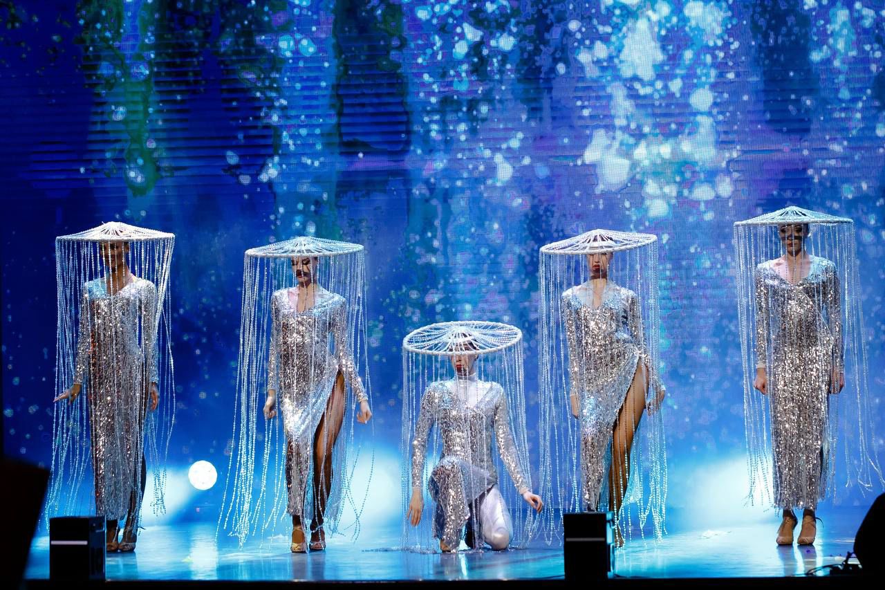 Luxury wedding entertainment in Dubai with live musicians, dancers, roaming performers, and premium event entertainment.