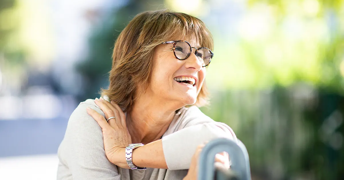 Illustrasjonsbilde av en kvinne som ble fri fra Hoftesmerter etter forbønn av Svein-Magne Pedersen.