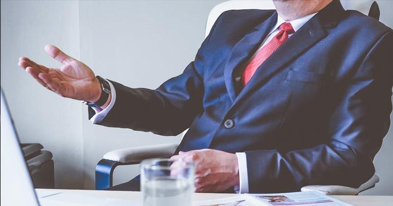 authority persuasion persuasive robert cialdini