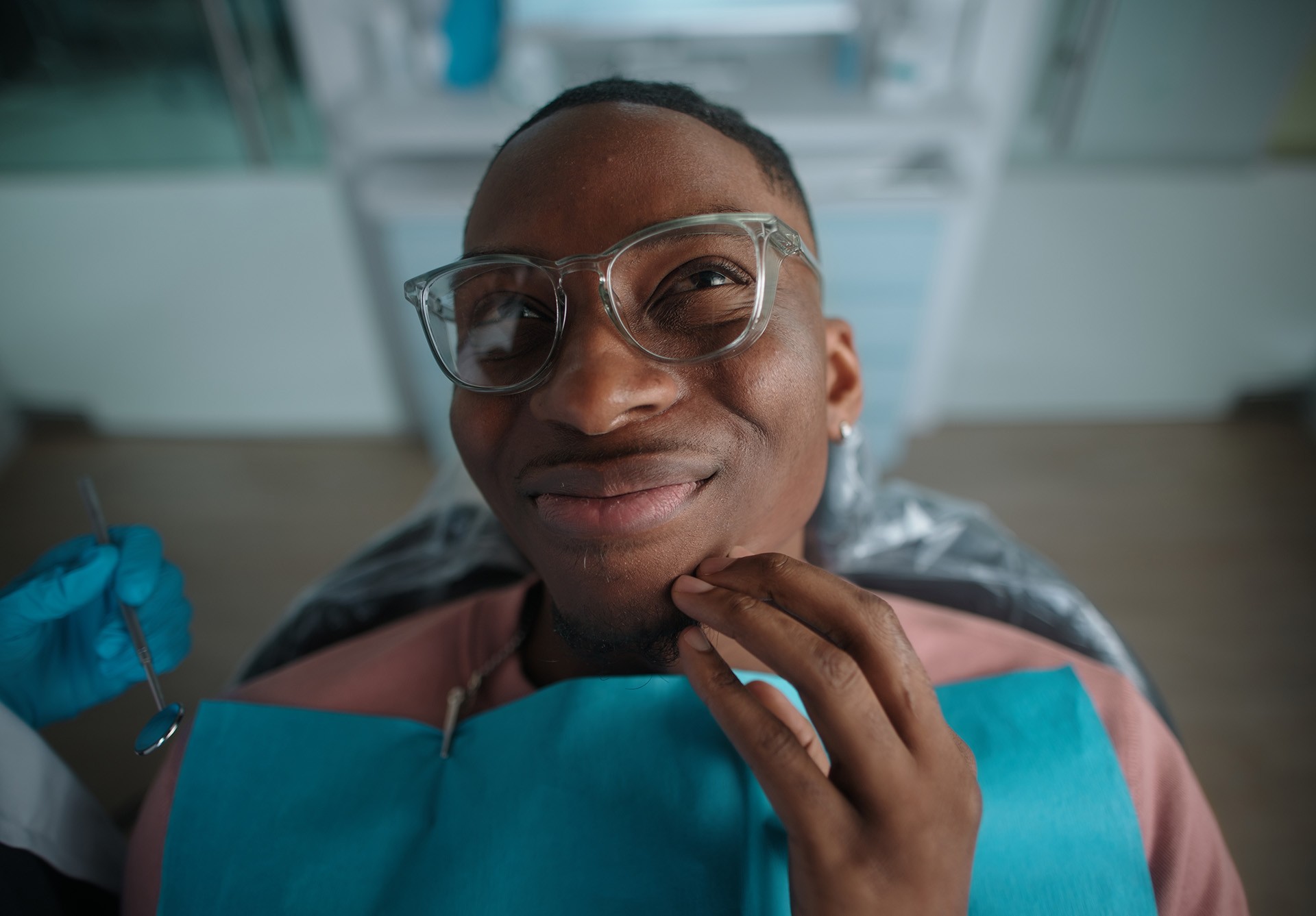 Sam Coombes DOP - NAIT Dentist Stil lmage 3